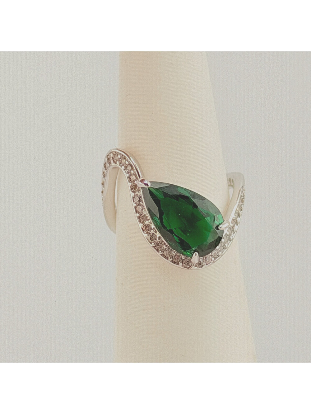 Bomb Party May 2026 Sz 8 "The Arden  Ring" Lab Created Emerald on Rhodium